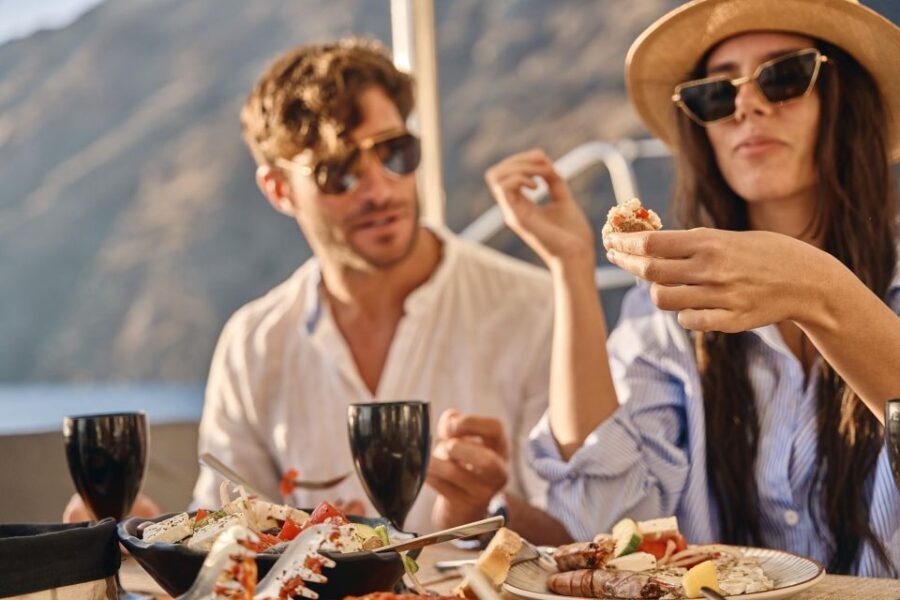 Santorini: Caldera Classic Catamaran Cruise w/ Meal & Drinks - Key Points