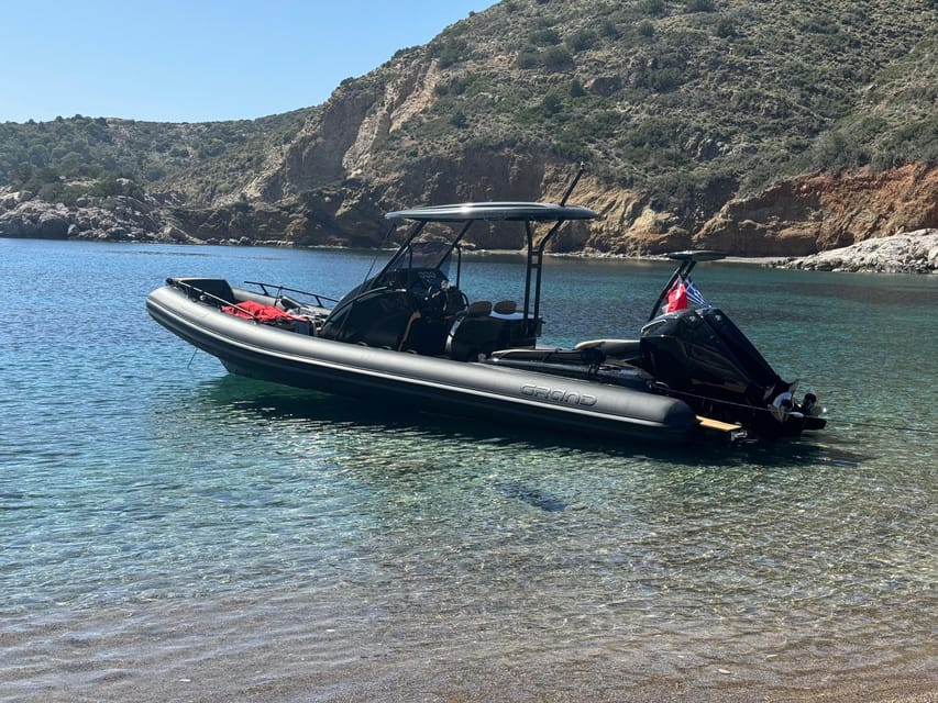 Santorini : Luxury Rib rental with Captain & Fuel included - What to Expect and Practical Details