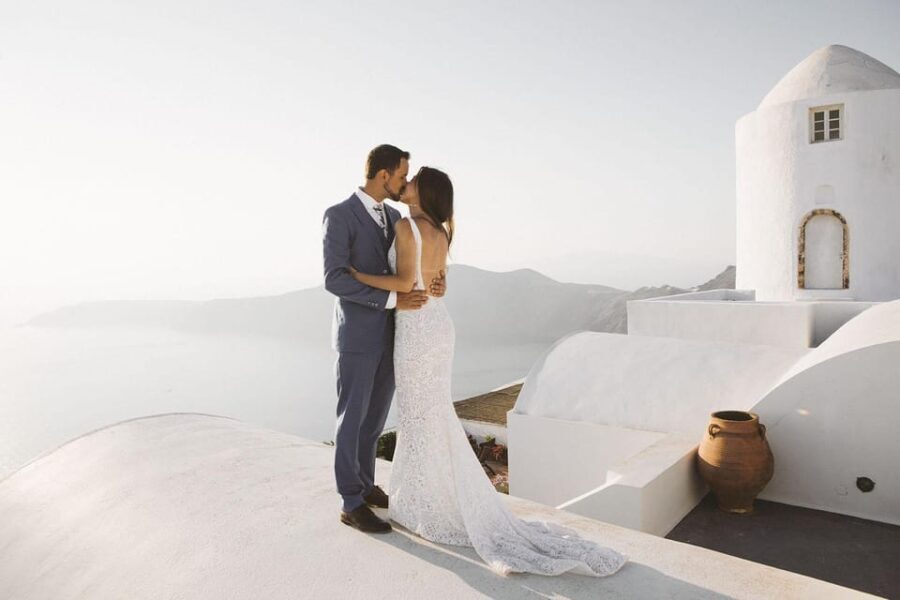 Santorini Unfiltered: Luxury Photoshoot with a Photographer - Who Will Enjoy This?