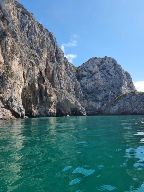 Sesimbra: Boat trip along beaches and bays with snorkeling - How the Tour Balances Value and Experience
