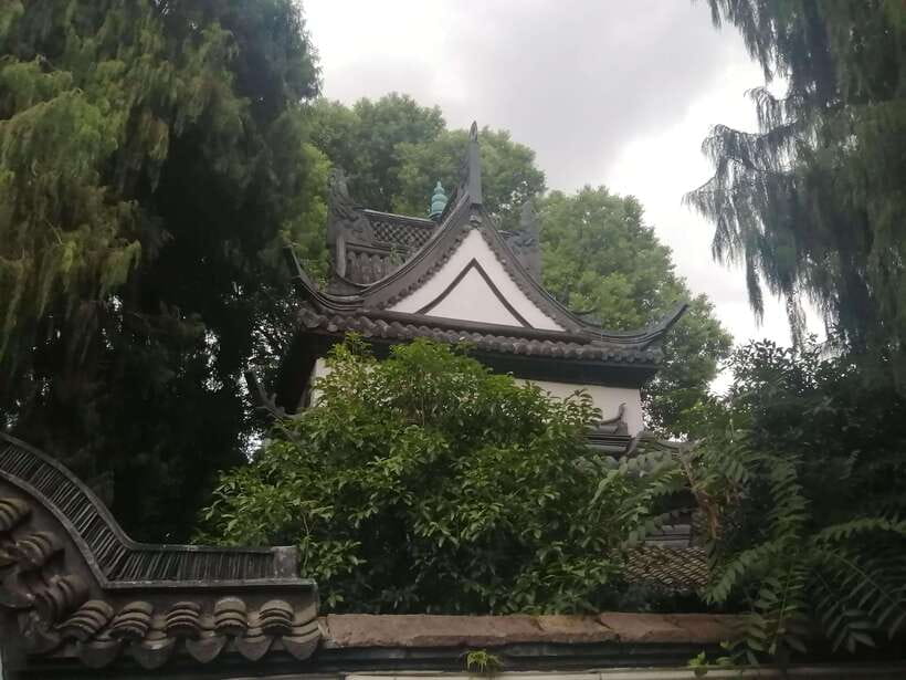 Shanghai: Guanding Temple and Muslim Mosque Guided Tour - What to Expect from the Tour Experience