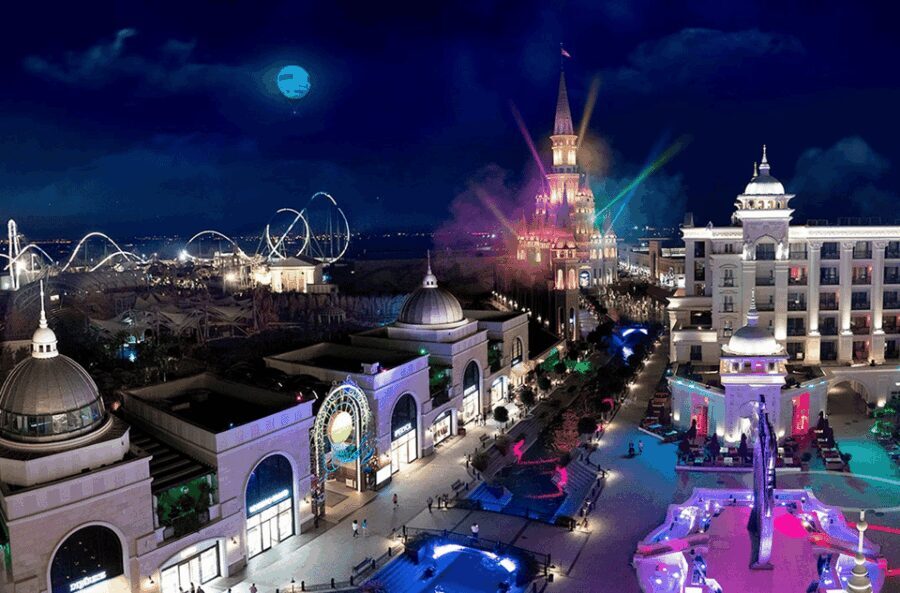 Side: Land of Legends Bus Transfers and Boat Parade - The Highlights at Land of Legends