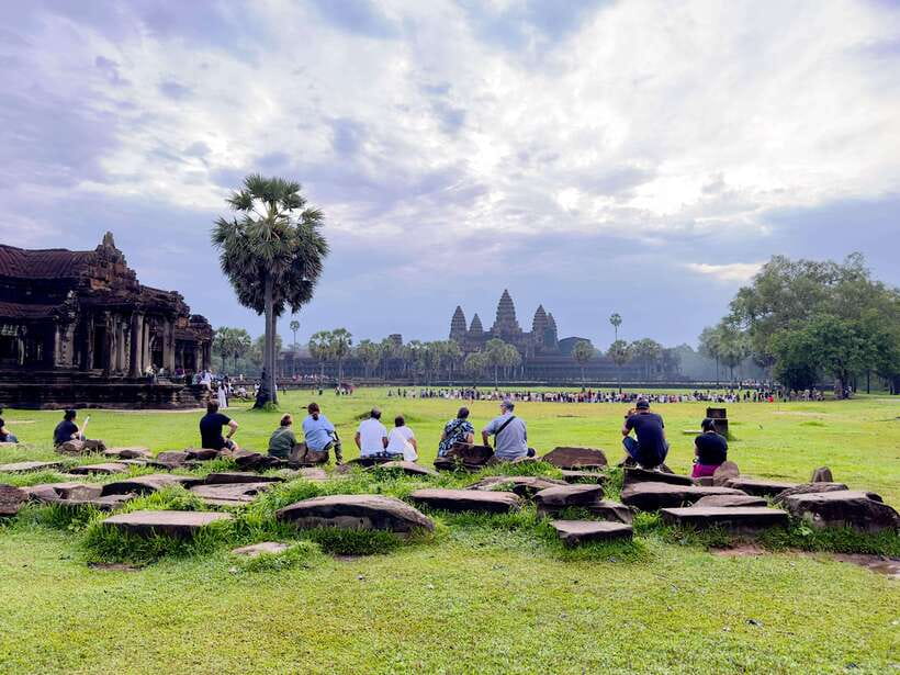Siem Reap: Angkor Wat and Floating Village Day Tour - What You Can Expect from This Tour