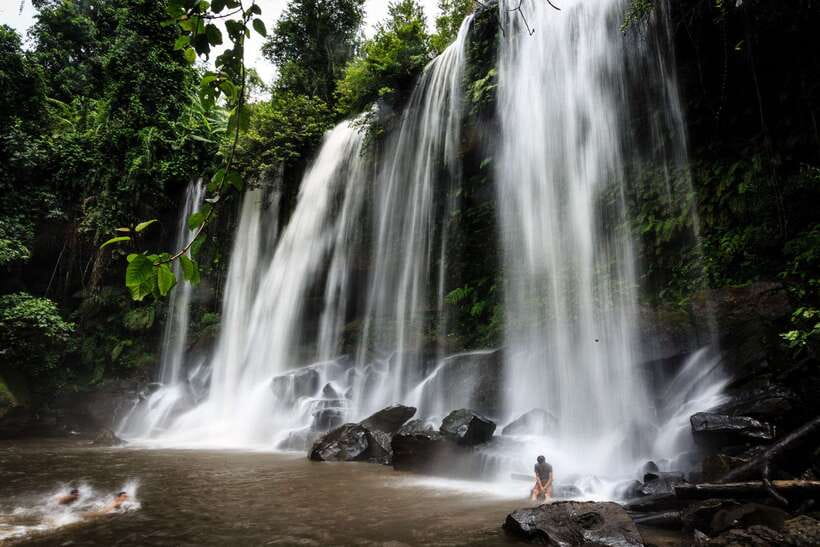 Siem Reap: Kulen Waterfall & 1000 Lingas Day Tour with Lunch - Visiting Phnom Kulen: The Sacred Mountain