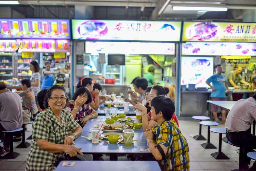Singapore: Foodie Experience Guided Tour with 5 Tastings - Authentic Experiences and Tips for Travelers