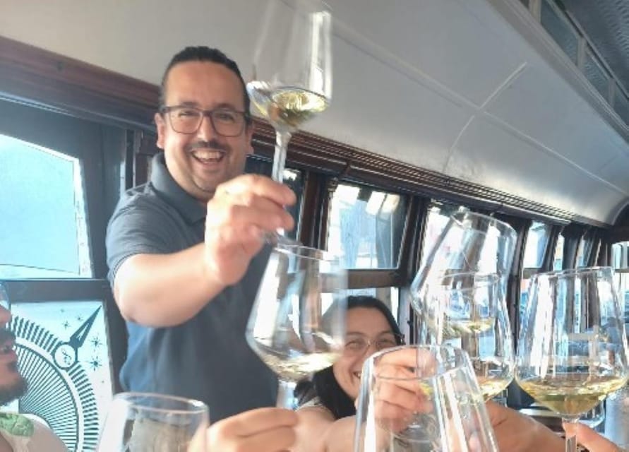 Sommelier in your home - White grapes from Portugal - The Experience Breakdown