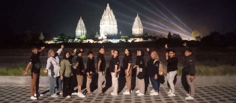 SUNRISE AT VIEWPOINT, BOROBUDUR & PRAMBANAN - Breakfast Options and Exploring Borobudur