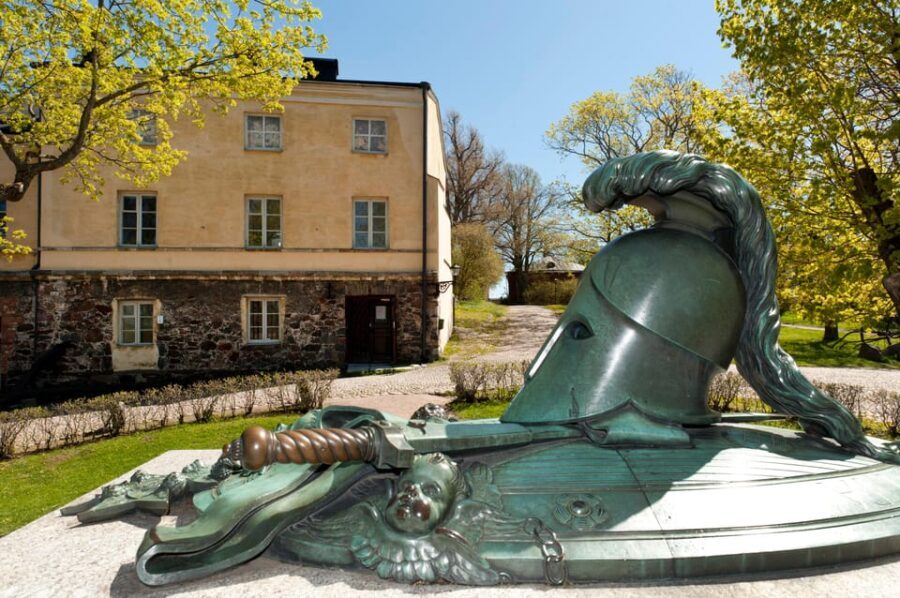 Suomenlinna: Guided Walking Tour with an Authorized Guide - Why Choose This Tour?
