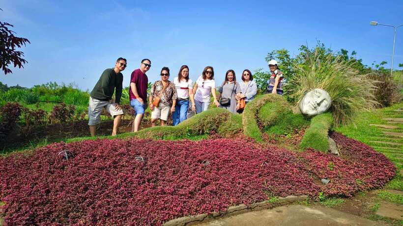 Tagaytay: Taal Lake Cruise & Tagaytay Day Private Tour - Transportation and Group Dynamics