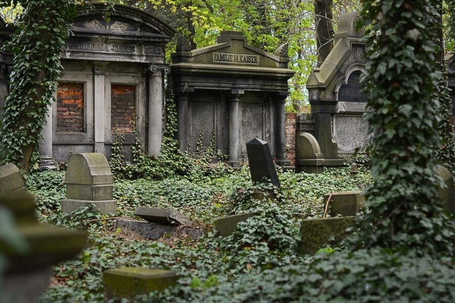The secret of finality  a silent cemetery tour - The Itinerary in Detail