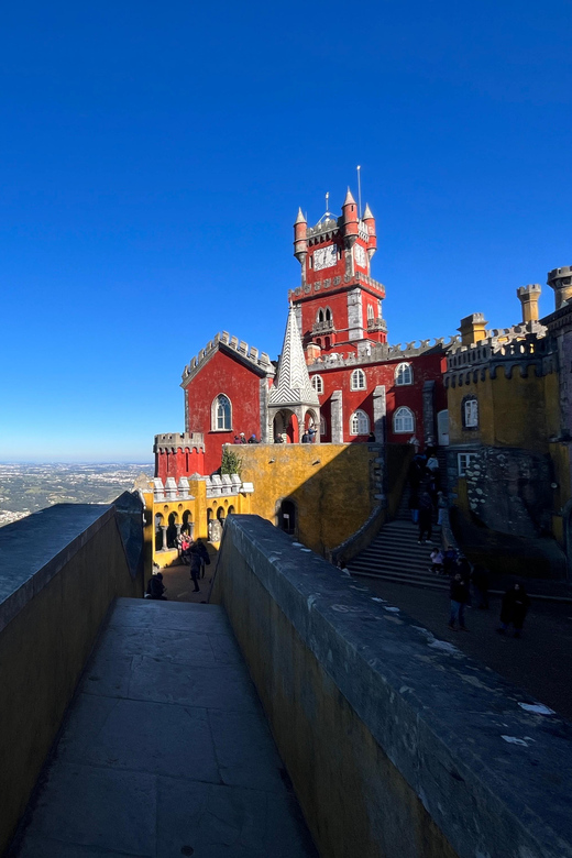 Tiket and guided Visit to Pena Palace - An In-Depth Look at the Pena Palace Guided Tour