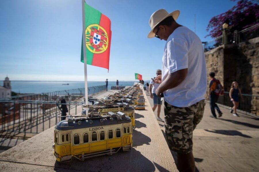 Tour in Lisbon: Poets Tour by TukTuk CTuk. - Exploring the Itinerary: What You’ll See and Experience
