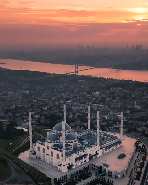 Tour to Camlica Hill, Camlica Mosque & Camlica Tower - Camlica Hill: Istanbul’s Highest Vantage Point