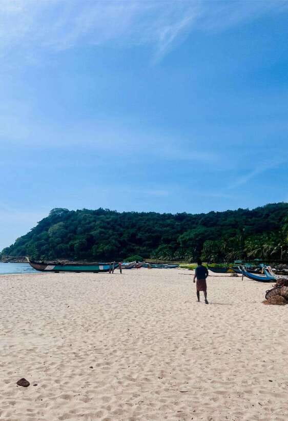 Trincomalee: Tuk-Tuk city tour with a guide - Itinerary Breakdown