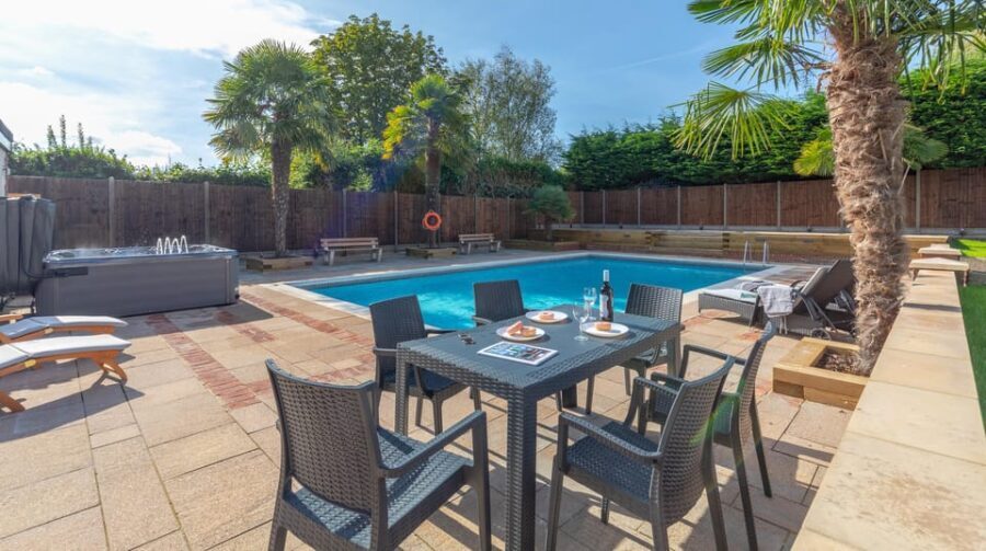 Turkish BBQ with Swimming Pool and Hot Tub - Who Should Consider This Tour?