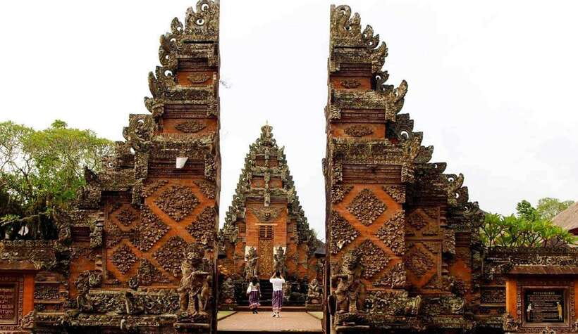 Ubud: Barong and Keris Dance, Batuan Temple, and Waterfall - An In-Depth Look at the Ubud Day Tour