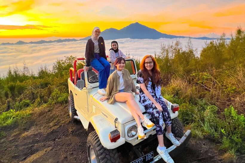 UBUD: Private 4WD Tour with Mt. Batur Sunrise & Hot - The Journey Begins: Pickup and Initial Impressions