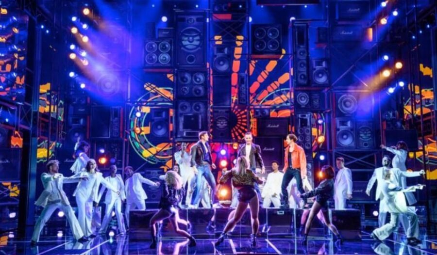Vienna: Musical Tickets ROCK ME AMADEUS - THE FALCO MUSICAL - Who Will Love This Experience?
