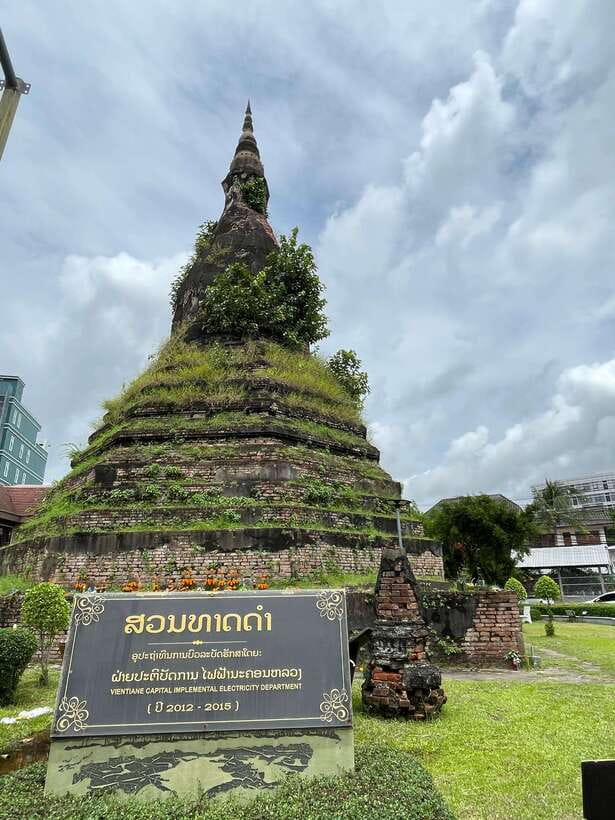 Vientiane: Half-Day City Tour with Patuxai and Buddha Park - Detailed Breakdown of the Itinerary