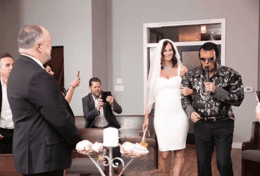 Viva Elvis Ceremony (Elvis) - Who Should Consider This Experience?
