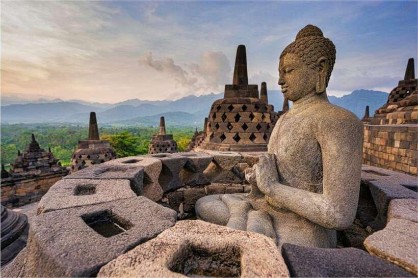 Yogyakarta: Borobudur 5-hour Tour with Climb-up & Transfers - Who Will Enjoy This Tour?