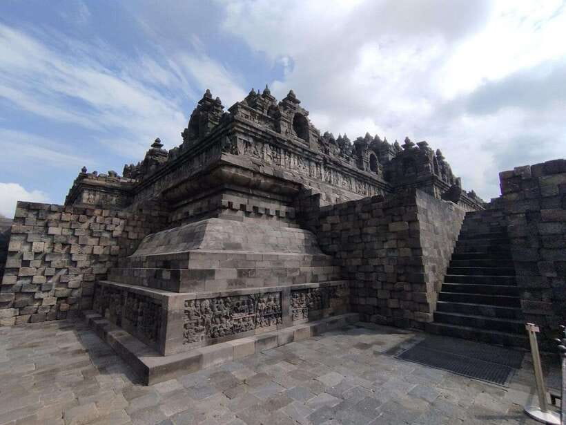 Yogyakarta: Borobudur Climb and Prambanan Shared Guided Tour - Why This Tour Offers Great Value
