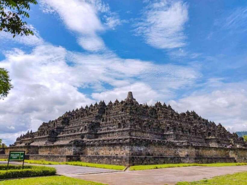 Yogyakarta : Borobudur Climb Up Tour Half Day - Who Will Love This Tour