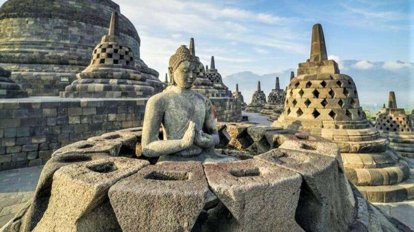 Yogyakarta: Borobudur Half-Day Tour with Climb up Access - A Solid Introduction to Borobudurs Magnificence