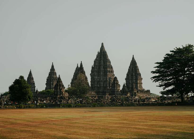 Yogyakarta : Borobudur temple + Prambanan temple tour - Borobudur: The Buddhist Wonder