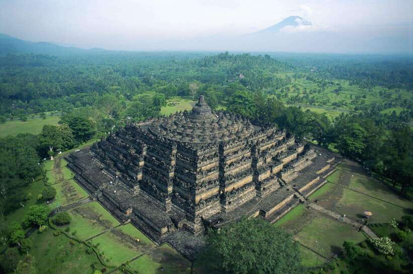 Yogyakarta : Borobudur(climb up temple) & sunrise mt merapi - What You Can Expect: A Detailed Breakdown