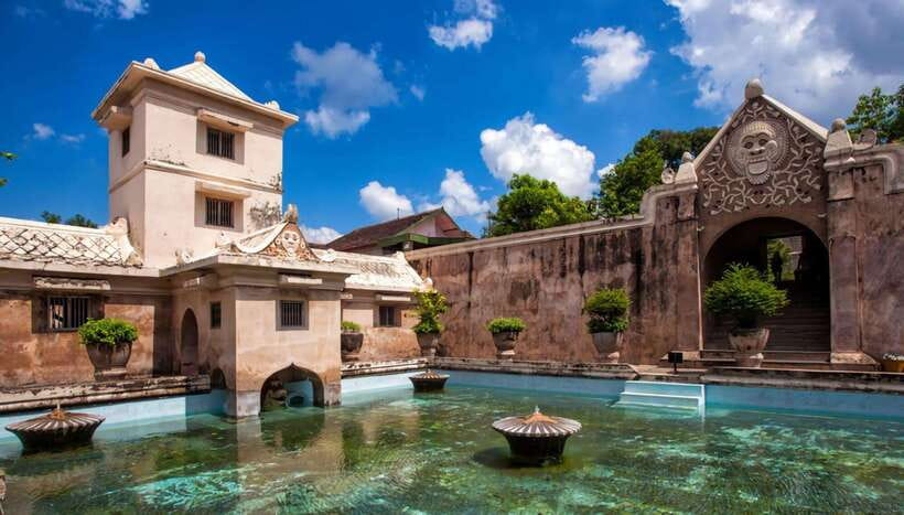 Yogyakarta: Palace, Water Castle, and Prambanan Temple Tour - Who Would Love This Tour?