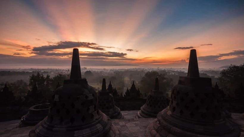 Yogyakarta to Everywhere: Car/Van Trip with Driver & Guide - What to Expect During the Day