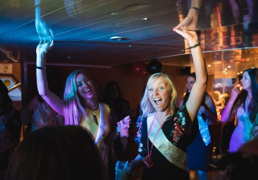 York: Party Cruise with Drink, Dinner, and DJ - The Itinerary in Detail