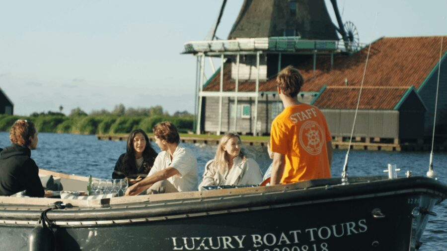 Zaanse Schans: Private Cruise + Live Guide, Optional Drinks - Practical Details and What You Should Know