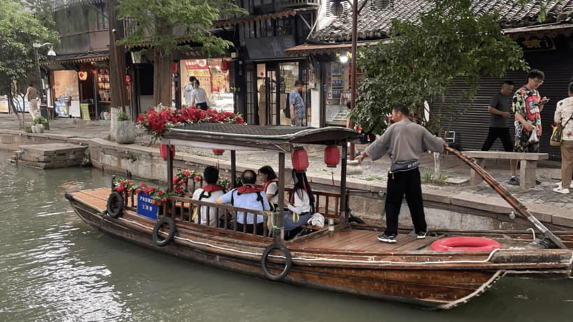 Zhujiajiao & Shanghai:Small Group Tour Water Town to Skyline - What Makes This Tour Stand Out?