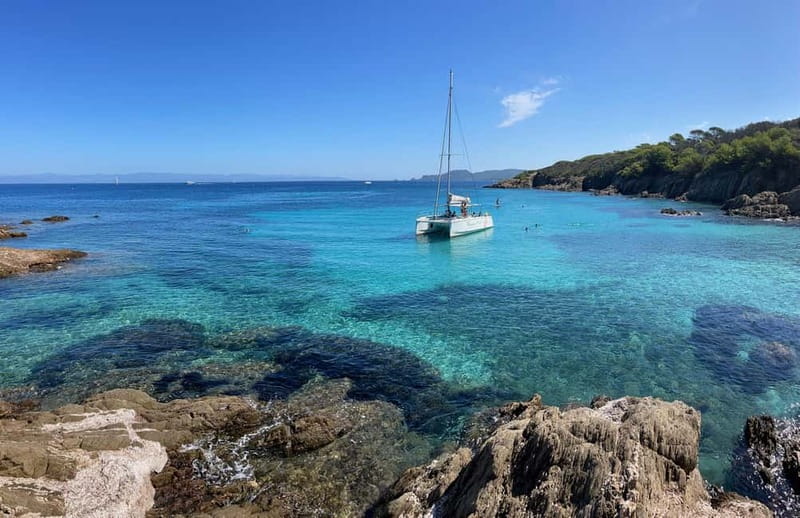 2-hour catamaran discovery tour of the Giens Peninsula and Porquerolles - Detailed Itinerary Breakdown