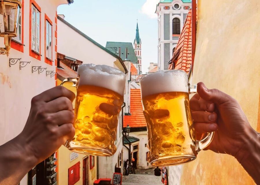 3h Krumlov Beer Tour: Brewery Excursion, Pubs, Beer & Food - Who Will Love This Tour?