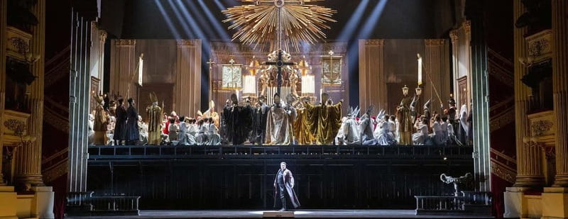 A baritone as a friend: Milan Scala Theatre from inside - The performance: a private recital tailored to you
