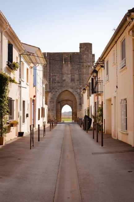 Aigues-Mortes: Private Guided Tour of city + Constance Tower - The Charm of Walking Through History