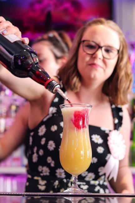 Albufeira: Cocktail Making Class and Karaoke Party with DJ - What to Expect During the Tour