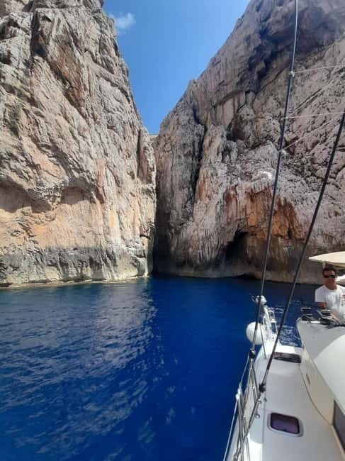 Alghero: Sailing catamaran day trip with lunch - The Catamaran: Comfort and Convenience