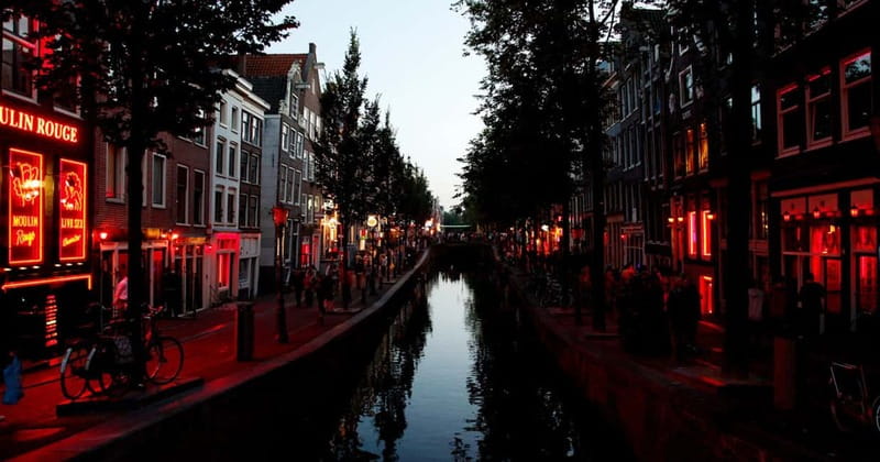 Amsterdam: 1,5-Hour Red Light District Tour - A Closer Look at the Tour Experience