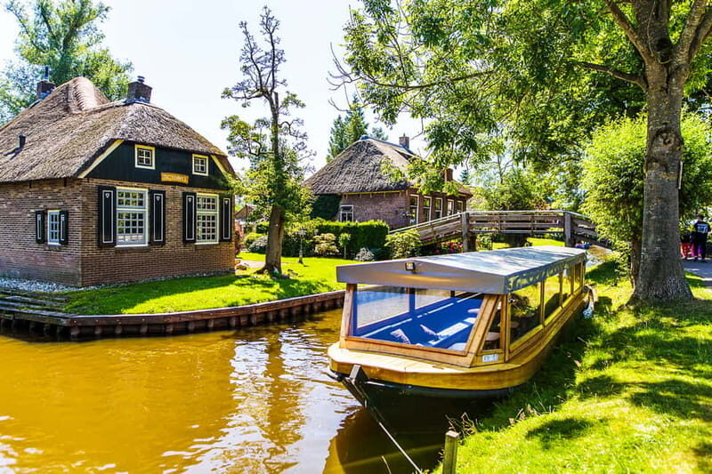 Amsterdam: Giethoorn Tour with Boat Ride & Afsluitdijk Visit - Everything You Need to Know
