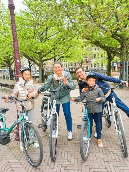 Amsterdam: Guided bike tour in French off the beaten track - Who Will Love This Tour?