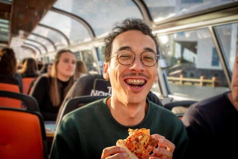 Amsterdam: Pizza Cruise with New York Pizza & Drinks - What to Expect During the 75-Minute Tour