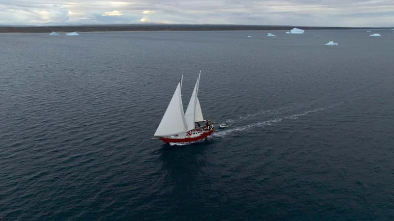 Arctic: Sailing Expedition Svalbard, Iceland, Greenland - What is daily life like onboard?