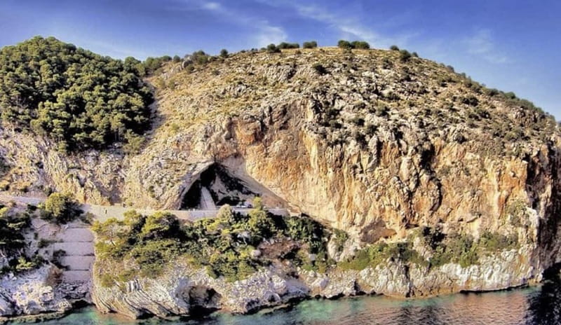 Arta Caves and Market Excursion - Exploring Arta Market