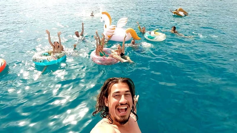 Athens: 3 Islands Cruise with Swimming. DJ, Lunch & Drinks - What Makes This Cruise Stand Out
