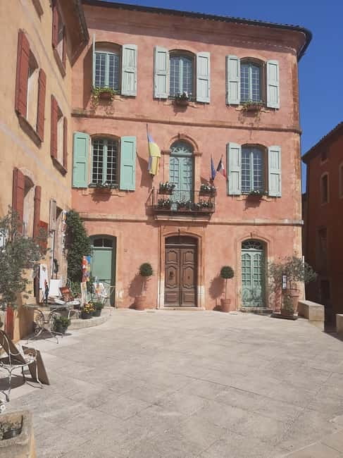 Avignon: Luberon, Gordes, and Roussillon Half-Day Tour - Whats Included and What to Consider
