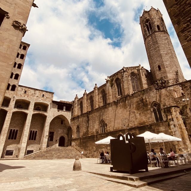 Barcelona: Barri Gotic Small Group Walking Tour - What to Expect from Your Tour Experience